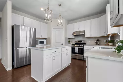 Kitchen - 2703 Maize Lp, Saline, MI 48176 photo 3 of 6