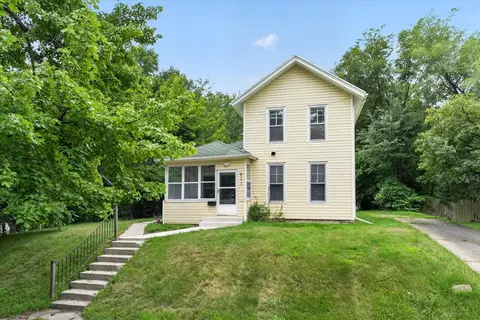 611 Oakhill, Jackson, MI 49201