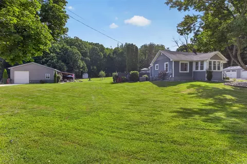 Exterior - 527 Pershing, Jackson, MI 49203 photo 5 of 12