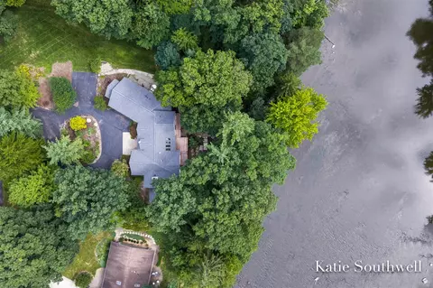 7320 Valhalla, Alto, MI 49302
