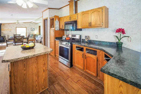 Kitchen - 84 Thelen, Gobles, MI 49055 photo 4 of 6