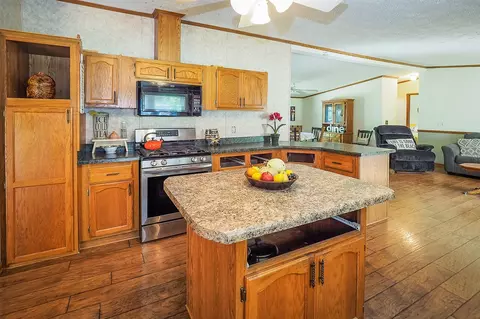 Kitchen - 84 Thelen, Gobles, MI 49055 photo 5 of 6