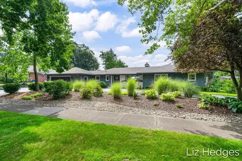 1949 Meadowfield, Grand Rapids, MI 49505