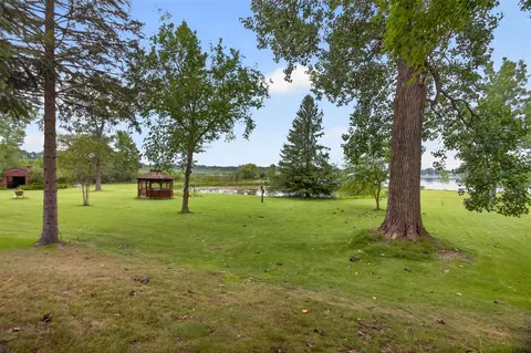 Exterior - 1916 Ackerson Lk, Jackson, MI 49201 photo 23 of 27