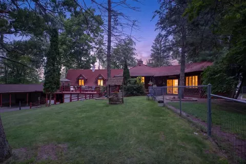 Exterior - 1916 Ackerson Lk, Jackson, MI 49201 photo 5 of 27
