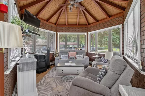 Exterior - 1916 Ackerson Lk, Jackson, MI 49201 photo 8 of 27