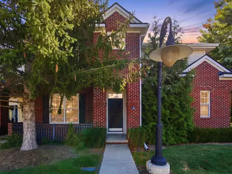 229 Scio Vlg #106, Ann Arbor, MI 48103