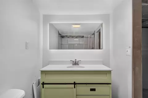 Bath - 505 Colfax, Jackson, MI 49203 photo 3 of 4