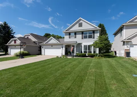 5791 Hickory Hl, Kentwood, MI 49512
