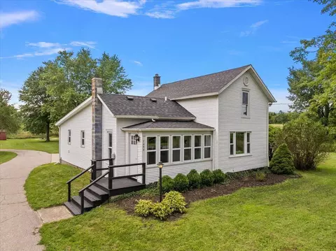 7453 Morse Lk, Alto, MI 49302