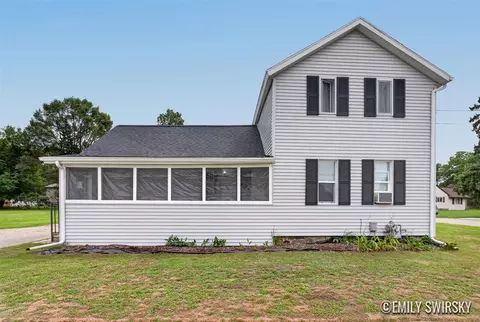 292 W Muskegon, Cedar Springs, MI 49319