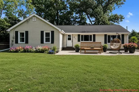 8179 W Q, Kalamazoo, MI 49009