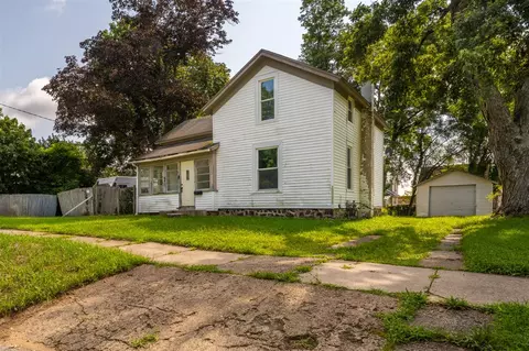 407 Michigan, Dowagiac, MI 49047