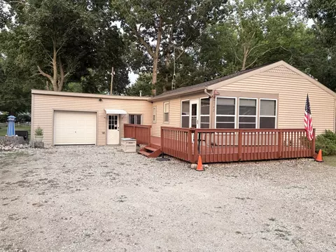 8742 Wildwood, Jackson, MI 49201