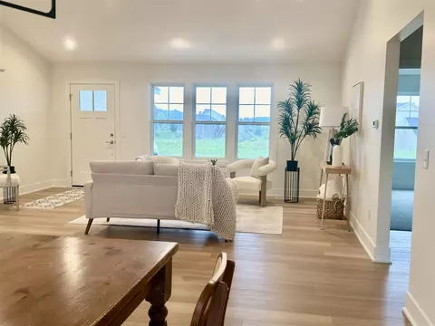 Living - 11802 Everett, Allendale, MI 49401 photo 2 of 6