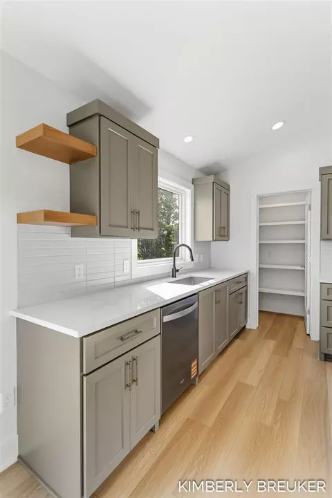 Kitchen - 11802 Everett, Allendale, MI 49401 photo 10 of 11