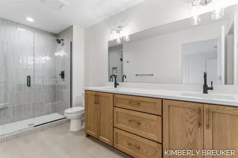 Bath - 11802 Everett, Allendale, MI 49401 photo 2 of 11