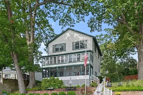 77 Park, South Haven, MI 49090