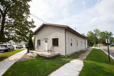 29 Monroe, Hillsdale, MI 49242