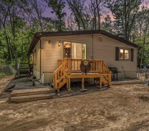 2421 N Gordon, White Cloud, MI 49349 photo 2