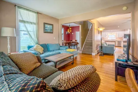 Living - 607 Pine, Manistee, MI 49660 photo 4 of 4