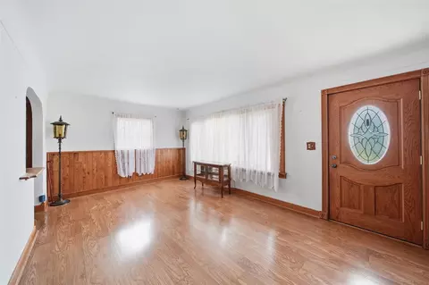 Living - 1304 Joseph, Jackson, MI 49202 photo 1 of 3