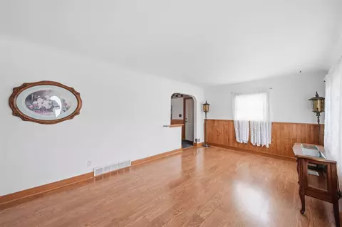 Living - 1304 Joseph, Jackson, MI 49202 photo 3 of 3
