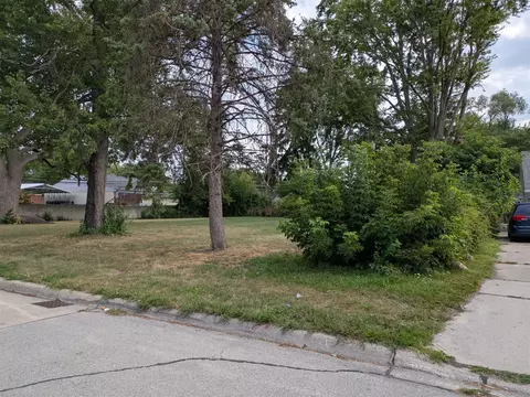 Hipp, Taylor, MI 48180 photo 2
