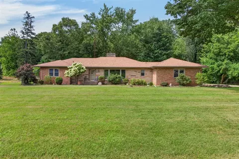 3712 S Pipestone, Sodus, MI 49126