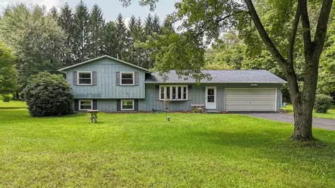 28493 Downey, Dowagiac, MI 49047