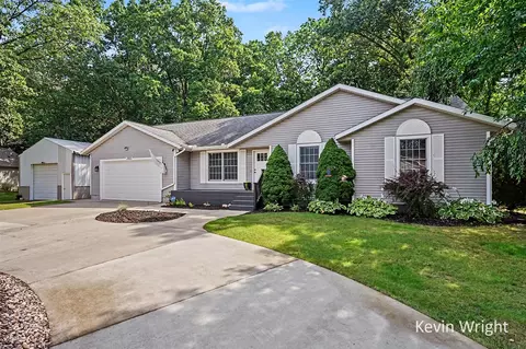 1802 Duchess, Muskegon, MI 49445