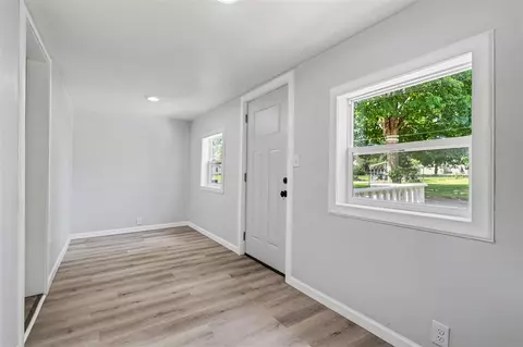 Entry Way - 224 Washington, Bronson, MI 49028 photo 3 of 4