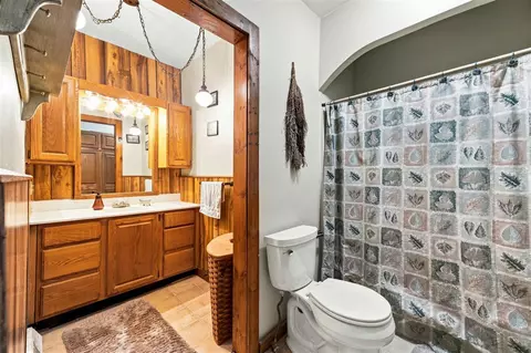 Bath - 714 Kosmerick, Bronson, MI 49028 photo 1 of 2