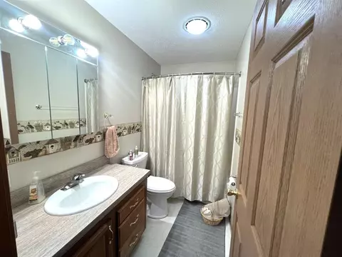 Bath - 58310 E Clear Lk, Three Rivers, MI 49093 photo 3 of 5
