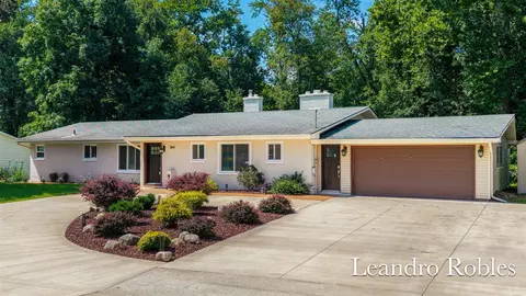 3841 Wedgewood, Wyoming, MI 49519