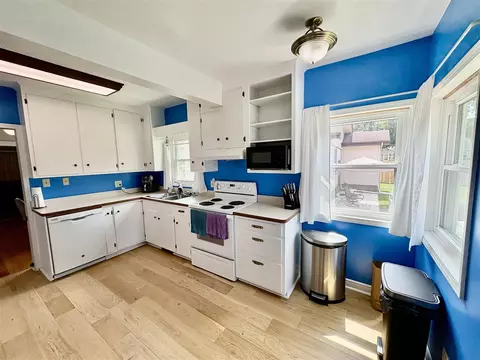 Kitchen - 602 Seventh, Jackson, MI 49203 photo 2 of 3