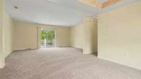 Living - 1082 Azalea, Jackson, MI 49201 photo 3 of 3