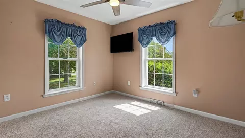 Bedroom - 1082 Azalea, Jackson, MI 49201 photo 2 of 4