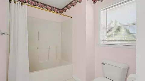 Bath - 1082 Azalea, Jackson, MI 49201 photo 2 of 3