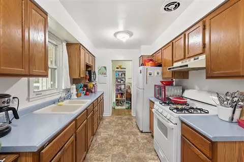 Kitchen - 3 Tony Tiger, Springfield, MI 49037 photo 1 of 2