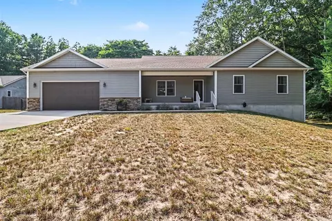 2047 N Lakeshore, Ludington, MI 49431