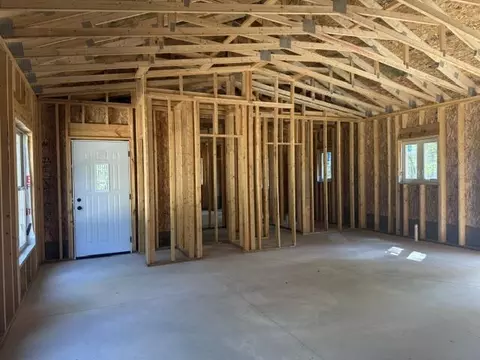 Entry Way - 6815 W Danas Cir, Baldwin, MI 49304 photo 2 of 5