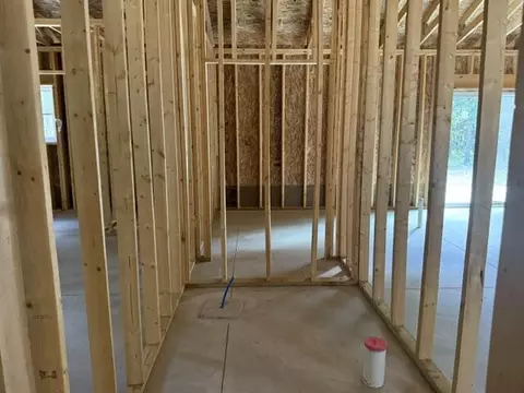 Entry Way - 6710 W Danas Cir, Baldwin, MI 49304 photo 2 of 4