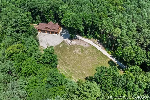 5837 Timber Blf, Fennville, MI 49408