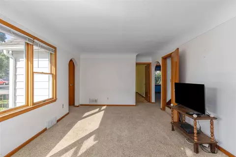 Living - 415 Hunt, Lowell, MI 49331 photo 2 of 4