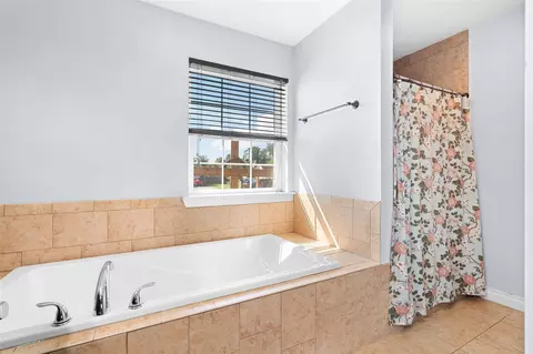 Bath - 770 Eagles Nest, Milan, MI 48160 photo 3 of 6