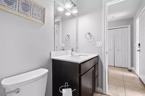 Entry Way - 770 Eagles Nest, Milan, MI 48160 photo 5 of 9