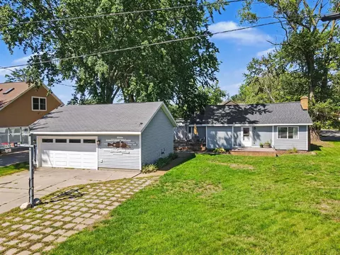 66 Lakeview, Norton Shores, MI 49444