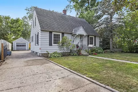 1320 Sheridan, Kalamazoo, MI 49001