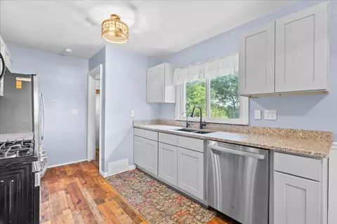 Kitchen - 9718 19 12 Mile, Marshall, MI 49068 photo 4 of 6